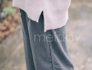 灰色运动风薄昵阔腿裤