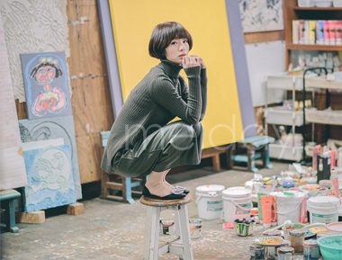 墨绿色PU皮质感阔腿裤