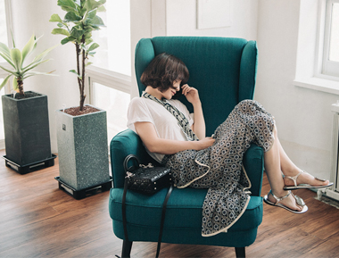 不对称蝴蝶边半身裙