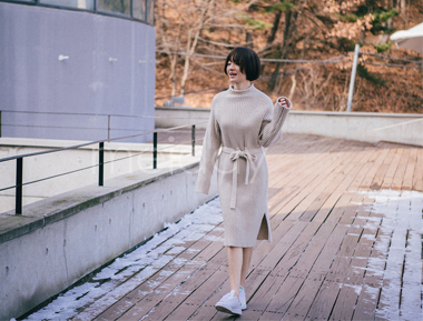 藕色羊毛针织连衣裙