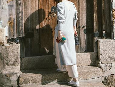 V领开叉羊毛连衣裙