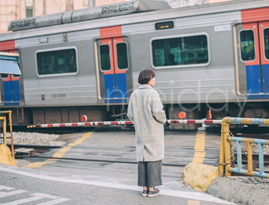 高级冷静灰羊毛大衣