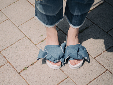 牛仔蝴蝶结松糕拖鞋