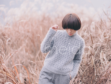 棒针织法圆摆高领毛衣灰色款