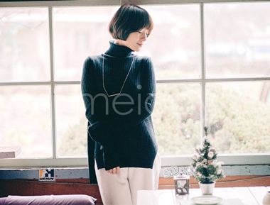 羊绒高领侧开口毛衣