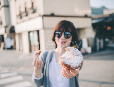 圆领基本款白T恤