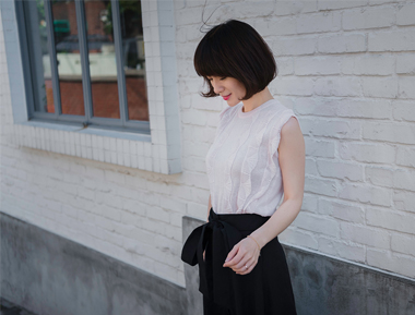 浅粉色无袖薄针织