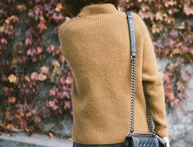 芥末黄半高领毛衣